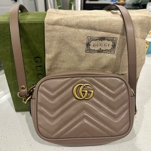GUCCI GG MARMONT MINI SHOULDER BAG * Excellent Condition*size: 7"Wx4.7"Hx2.4"D